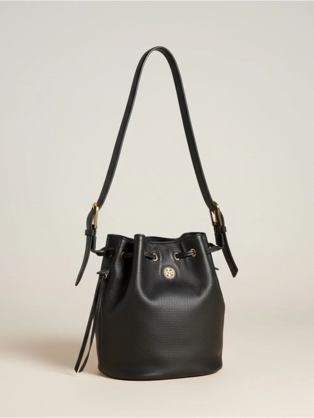 ✨ Tory Burch Black Pebbled Leather Drawstring Bucket Bag Gold Medallion EUC